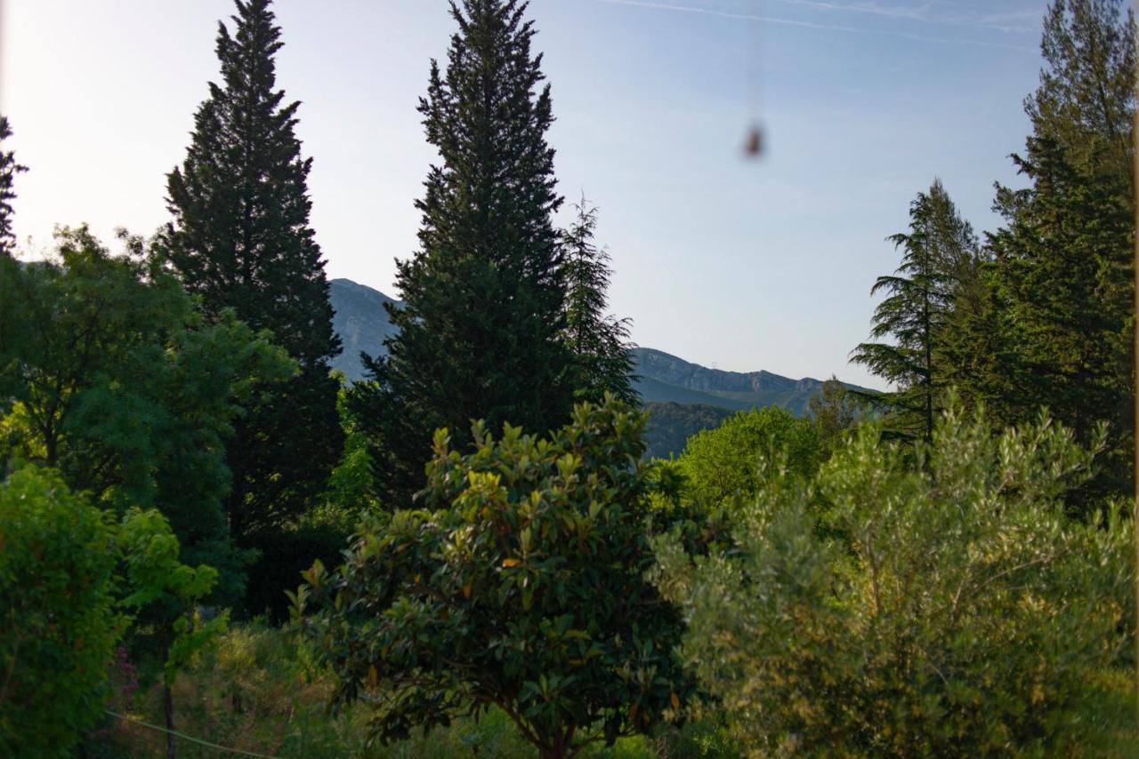 Bed and Breakfast Les Manaux En Provence Roquevaire Exterior foto