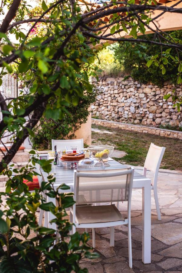 Bed and Breakfast Les Manaux En Provence Roquevaire Exterior foto